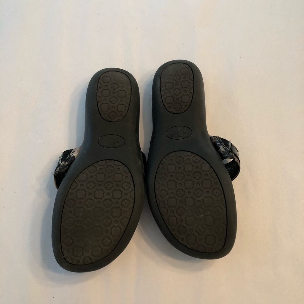Sandals - Picture 4 of 4